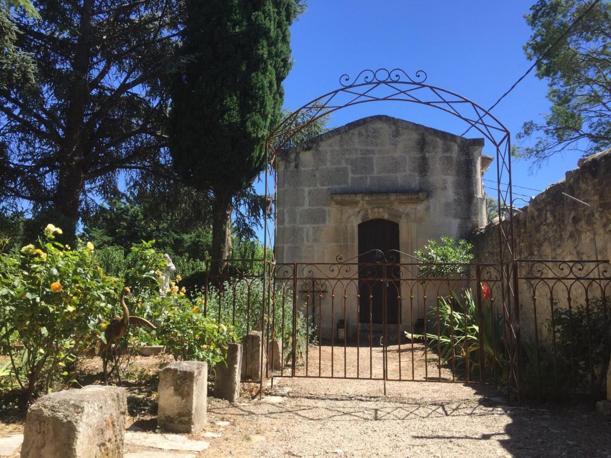 Mas De La Chapelle Sainte-Elisabeth Villa Tarascon Exterior photo