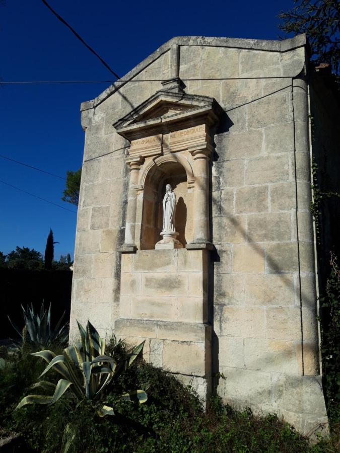 Mas De La Chapelle Sainte-Elisabeth Villa Tarascon Exterior photo