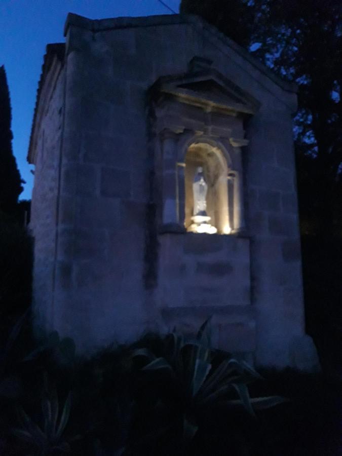 Mas De La Chapelle Sainte-Elisabeth Villa Tarascon Exterior photo