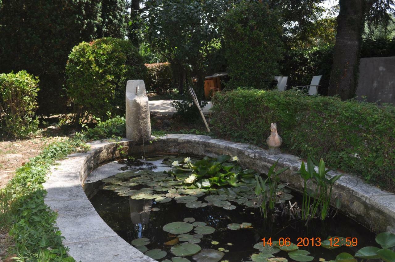 Mas De La Chapelle Sainte-Elisabeth Villa Tarascon Exterior photo