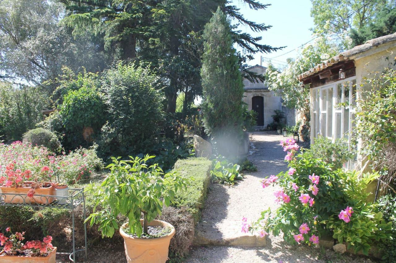 Mas De La Chapelle Sainte-Elisabeth Villa Tarascon Exterior photo